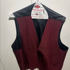 Joseph Abboud Men's Burgundy Textured Vest